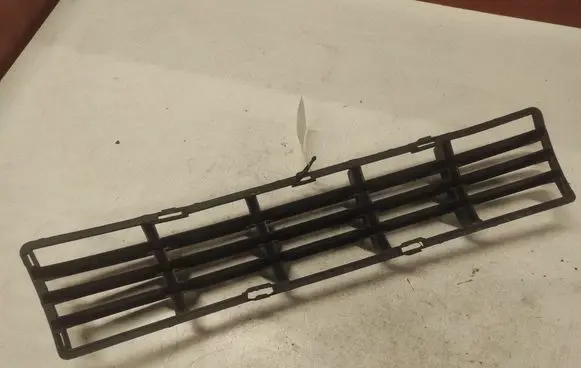 Volvo V50 Front bumper lower grill