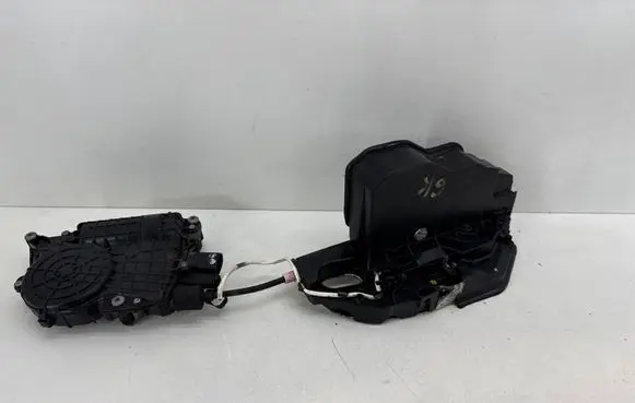 BMW 5 F10 F11 Rear door lock 7154515