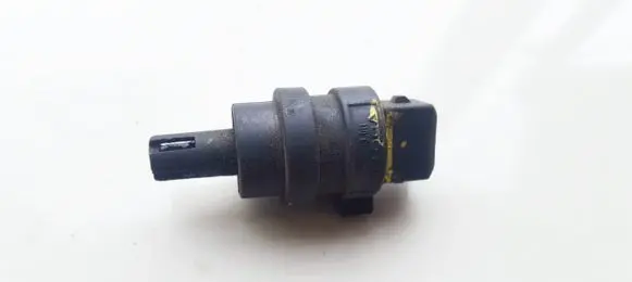 Volkswagen PASSAT B4 Intake air temperature sensor 028906081