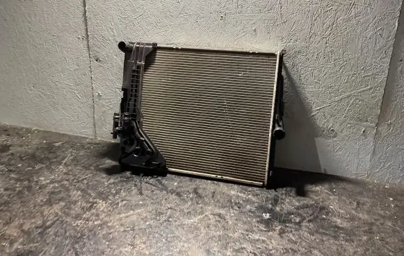 BMW X3 E83 Coolant radiator 75302529 60803A