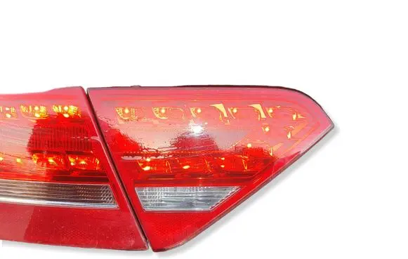 Audi A5 Sportback 8TA Tailgate rear/tail lights 8T0945093A