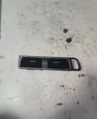 Audi Q5 SQ5 Dash center air vent grill 8R1820951