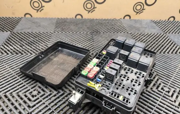 Dodge Challenger Fuse box set P68336709AC