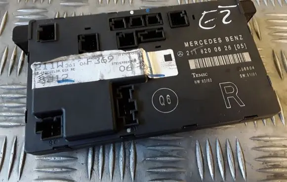 Mercedes-Benz E W211 Door control unit/module 2118200626 211820062605