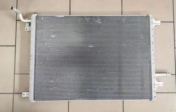Jaguar E-Pace Electric auxiliary coolant/water pump