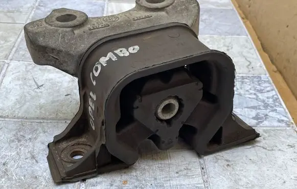 Opel Combo C Engine mount bracket 9227881 9227880 24467436