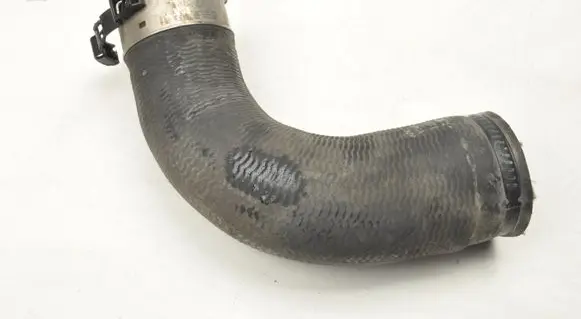 Volvo XC90 Intercooler hose/pipe 32222071