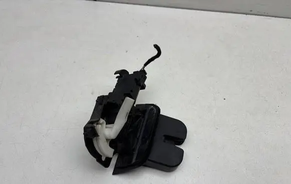 Audi Q7 4L Tailgate/trunk/boot lock/catch/latch 4L0827520 8P4827505C