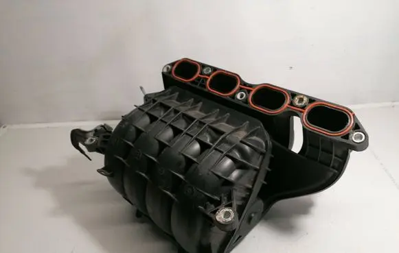 Toyota Avensis T270 Intake manifold 1028856S01