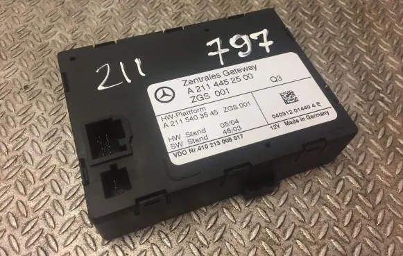 Mercedes-Benz E W211 Gateway control module 2114452500 A2114452500