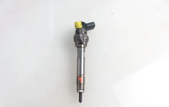 Toyota Avensis T270 Fuel injector 8514146 0445110613