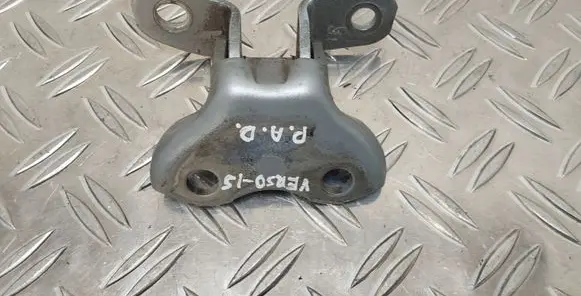Toyota Verso Front door lower hinge 