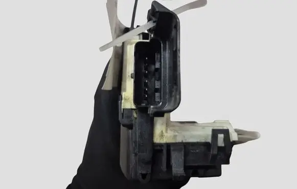 Peugeot 607 Rear door lock