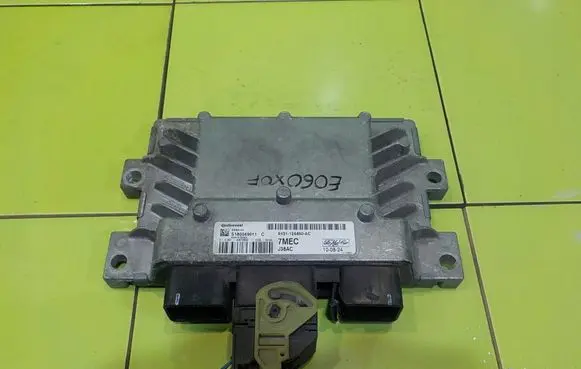 Ford Fiesta Engine control unit/module AV2112A650AC