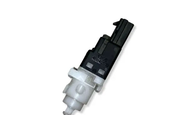 Alfa Romeo 159 Brake pedal sensor switch 46840510