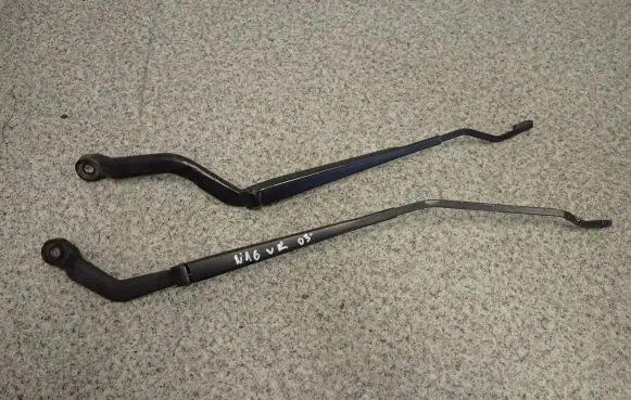 Nissan Almera N16 Front wiper blade arm