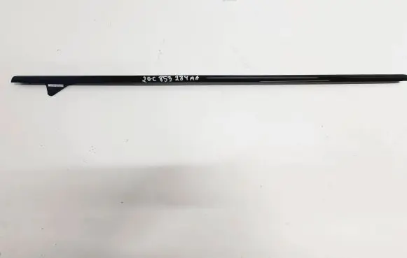 Volkswagen T-Roc Rubber seal front coupe door window 