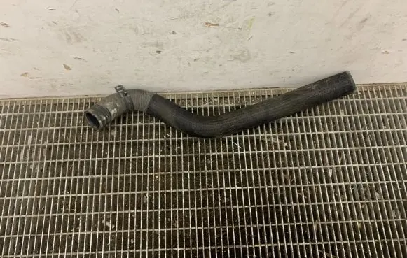 Ford Mustang VI Engine coolant pipe/hose FR338B273AD