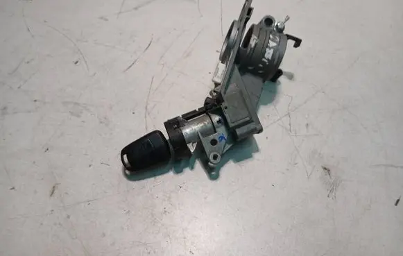 Opel Astra H Ignition lock N0501882