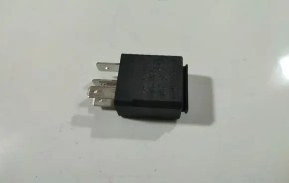 Nissan X-Trail T30 Other relay 24455922