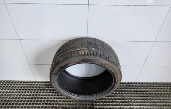 Mercedes-Benz E C207 W207 R18 summer tire 