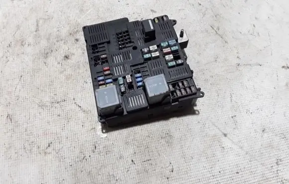 Volvo S90, V90 Fuse module 31473771