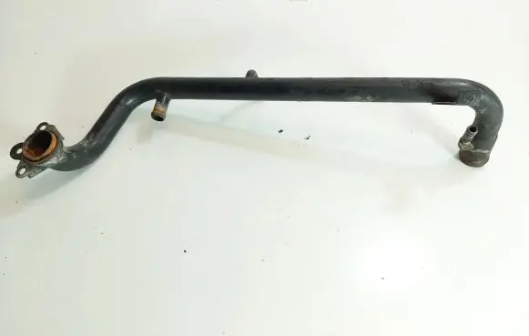 Audi A4 S4 B5 8D Engine coolant pipe/hose 058121071A