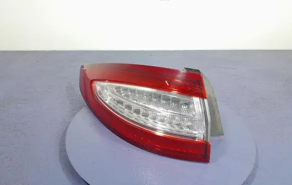 Ford Mondeo MK I Rear/tail lights DS73-13405-FJ