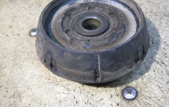 Renault Clio II Coil spring mount 7700827435