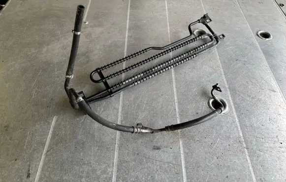 Mercedes-Benz E A207 Power steering radiator A2044601024
