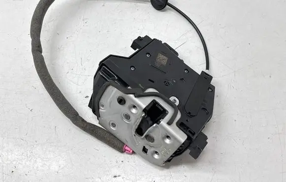 Jeep Grand Cherokee WL Rear door lock 68366543AC 4151128303 17236D