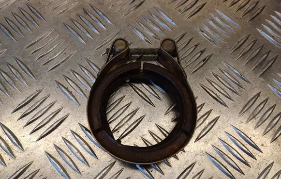 Volkswagen PASSAT B6 Muffler pipe connector clamp 1K0253725