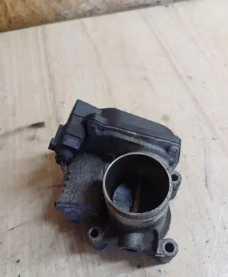 Volkswagen Fox Throttle valve 03D133062E A2C53060088