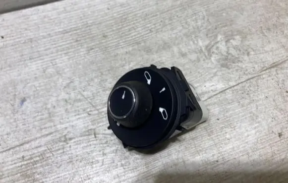 Citroen C3 Wing mirror switch 9817840980