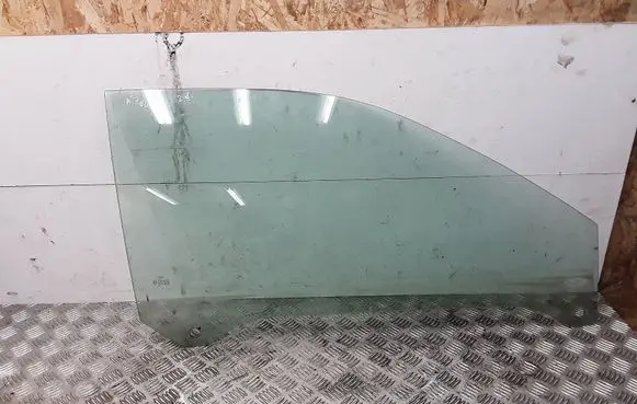 Audi A3 S3 8L Front door window glass four-door 43R00082