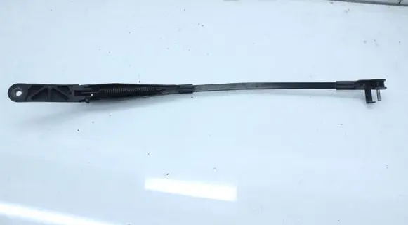 Volkswagen Golf Plus Front wiper blade arm