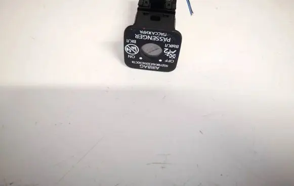Toyota Auris E180 Passenger airbag on/off switch 