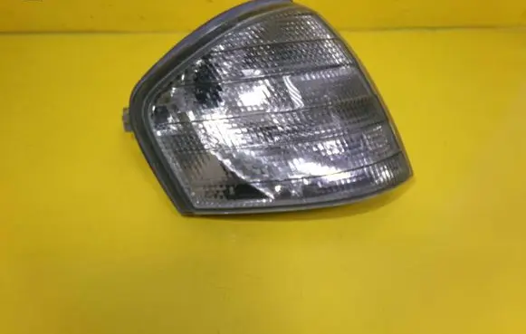Mercedes-Benz C W202 Front fender indicator light 183357B 03151110