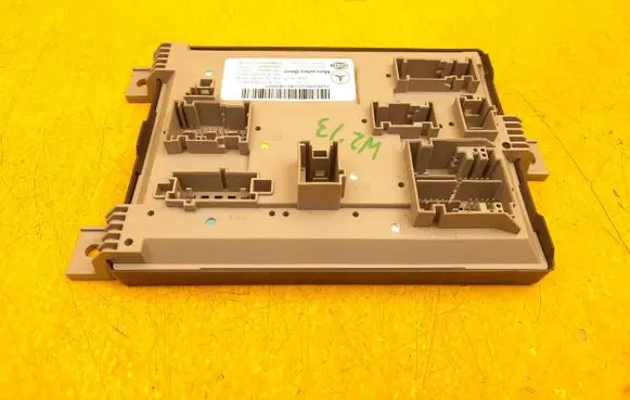 Mercedes-Benz E W213 SAM control unit A2139009922 A2139015306 A1679024501