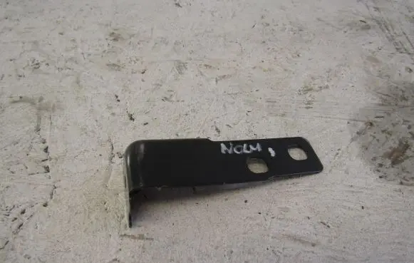 Audi A4 S4 B9 Fender mounting bracket 8W0821433B