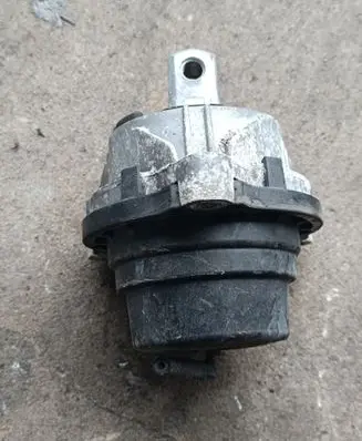 BMW 4 F32 F33 Engine mount bracket 6799104 679910402