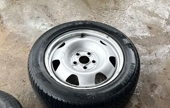 Volkswagen Multivan T5 R16 spare wheel 7H0601027B