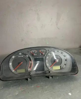 Skoda Superb B5 (3U) Speedometer (instrument cluster) 3U0920840A 110080115003