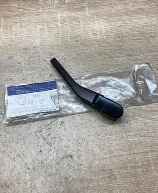 Mercedes-Benz C W202 Headlight wiper arm A2028201244