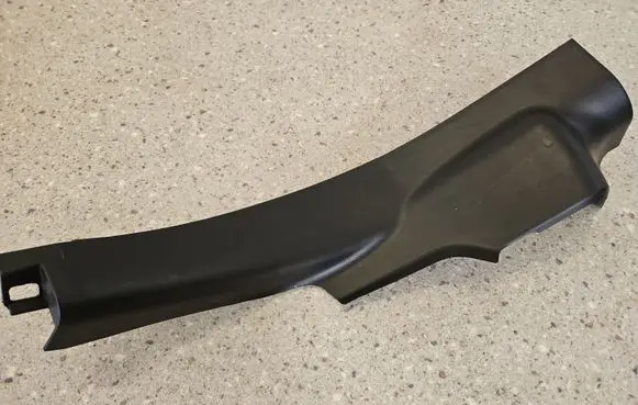 Maserati Ghibli Rear sill trim cover 6700113650 STP10363
