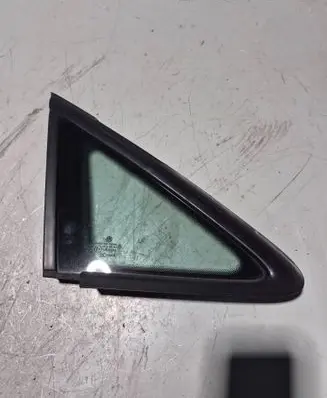 Volkswagen Touran II Front triangle window/glass 