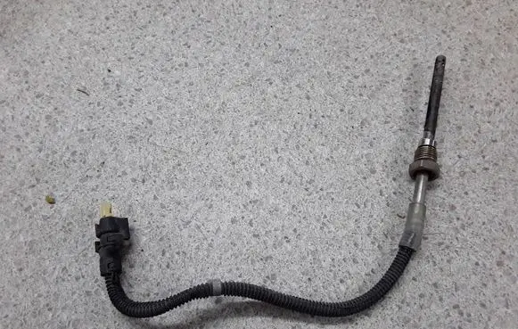 Mercedes-Benz ML W166 Exhaust gas temperature sensor A0009057104