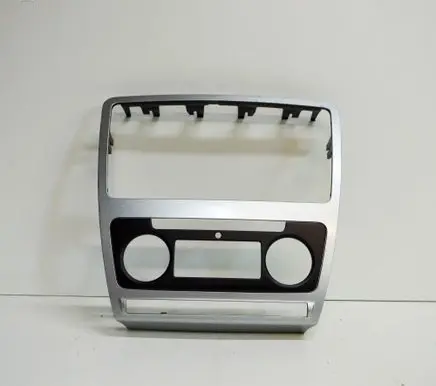 Skoda Octavia Mk2 (1Z) Radio/GPS head unit trim 1Z0858069DF