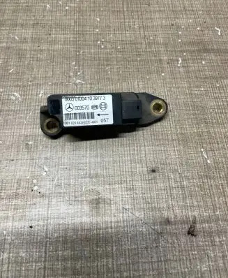 Mercedes-Benz C W203 Airbag deployment crash/impact sensor 0018204426 003570