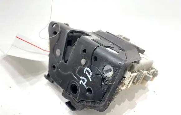 Audi Q7 4L Front door lock 8J1837016C